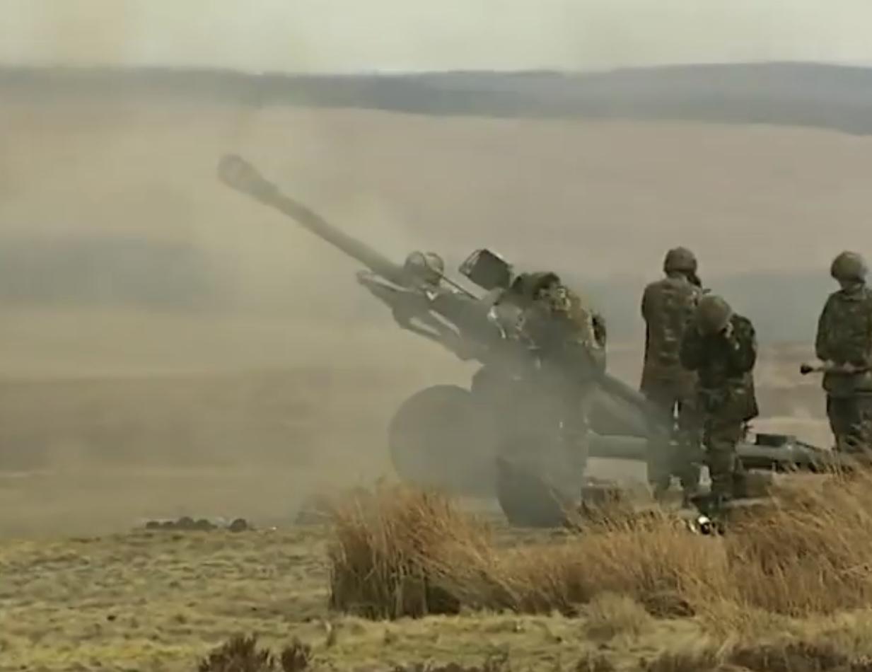 105 artillery gun 