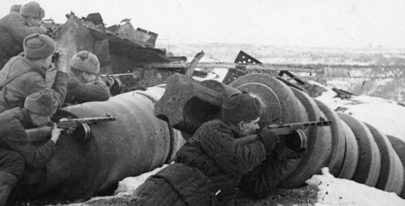 Russians fighting stalingrad