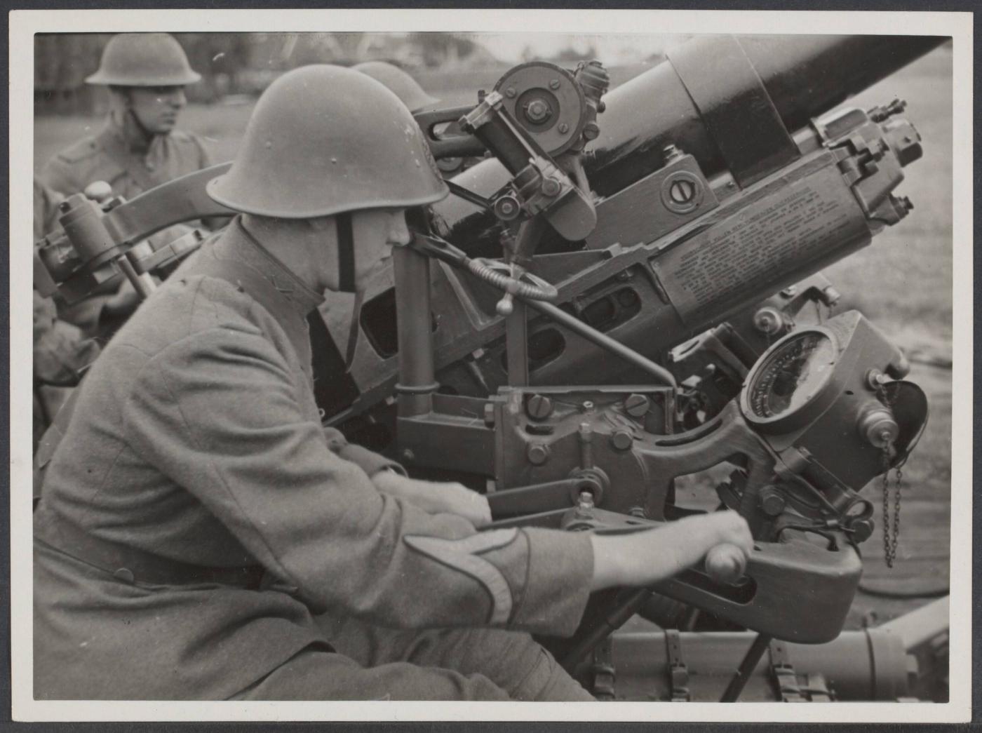 Dutch army weapons in May 1940
