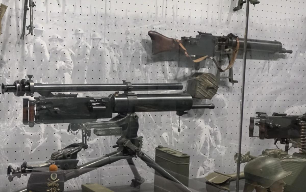 Machine guns 