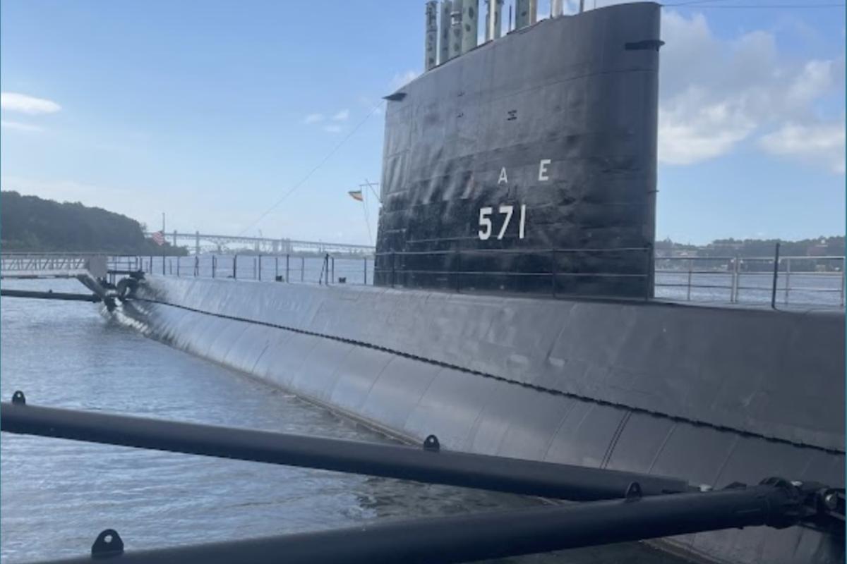Submarine 