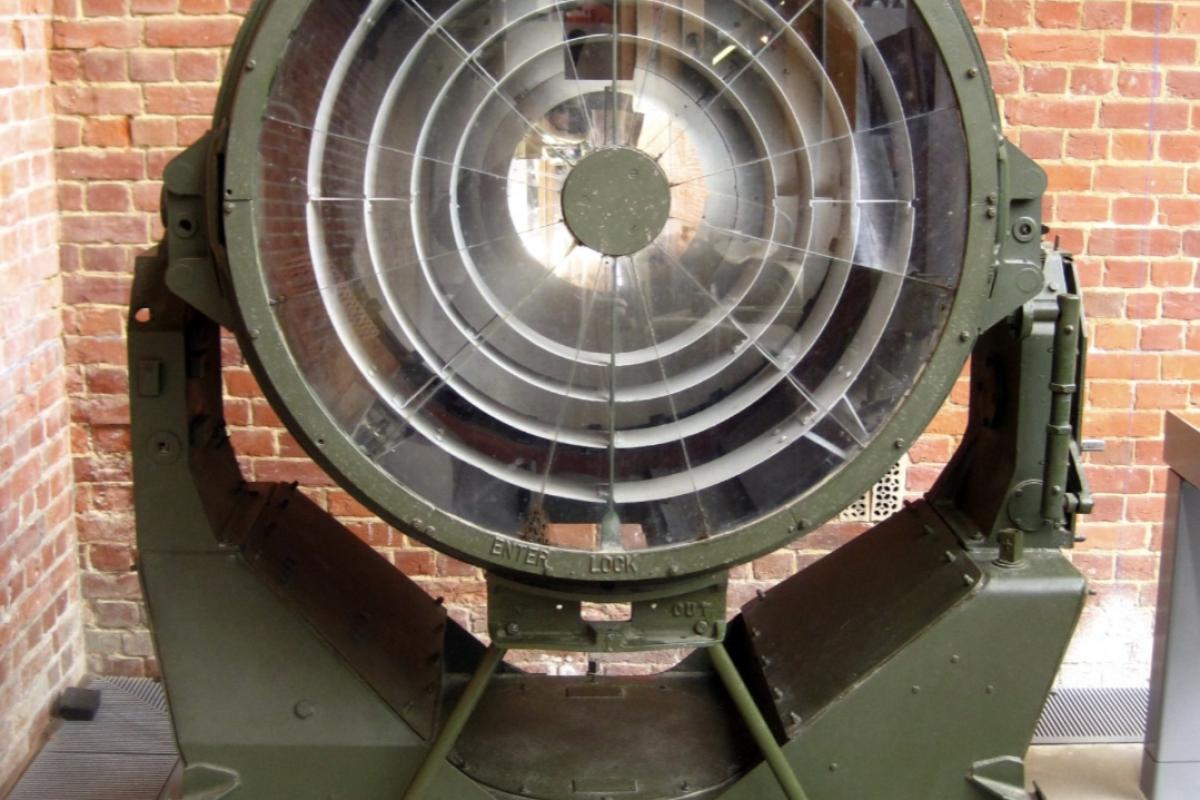 Anti aircraft search light ww2 