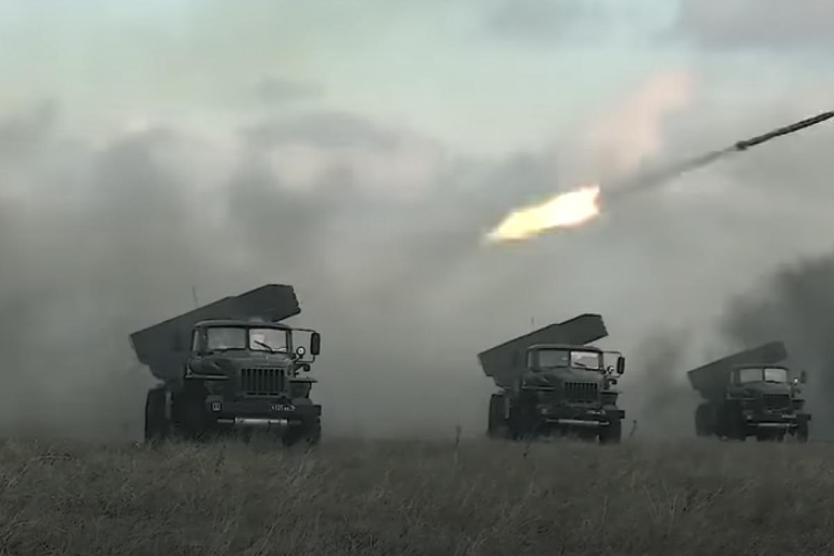 Grad 21 Russian rocket launcher missiles artillery weapon