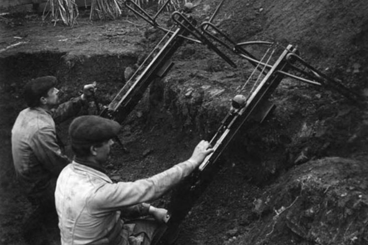 Grenade cross bows military weapons artillery 
