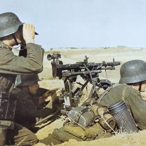 German soldiers with an MG 34 machine gun in Russia