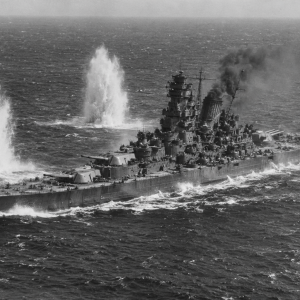 Japanese musashi battleship sunk by us navy pilots 